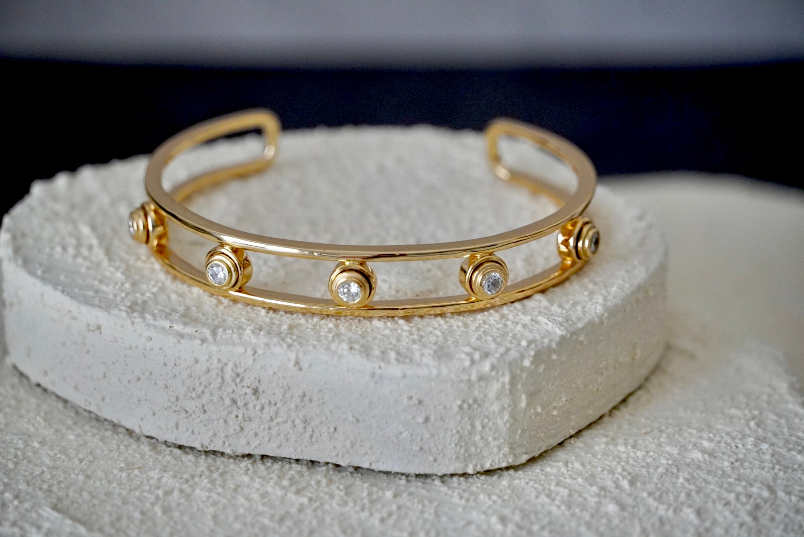 IT Luxe Cuff
